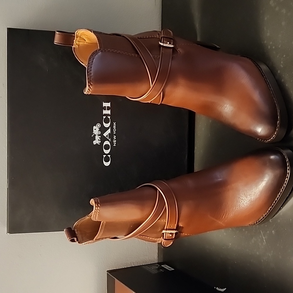 Coach Jackson Boot, 9.5M, Dark Saddle